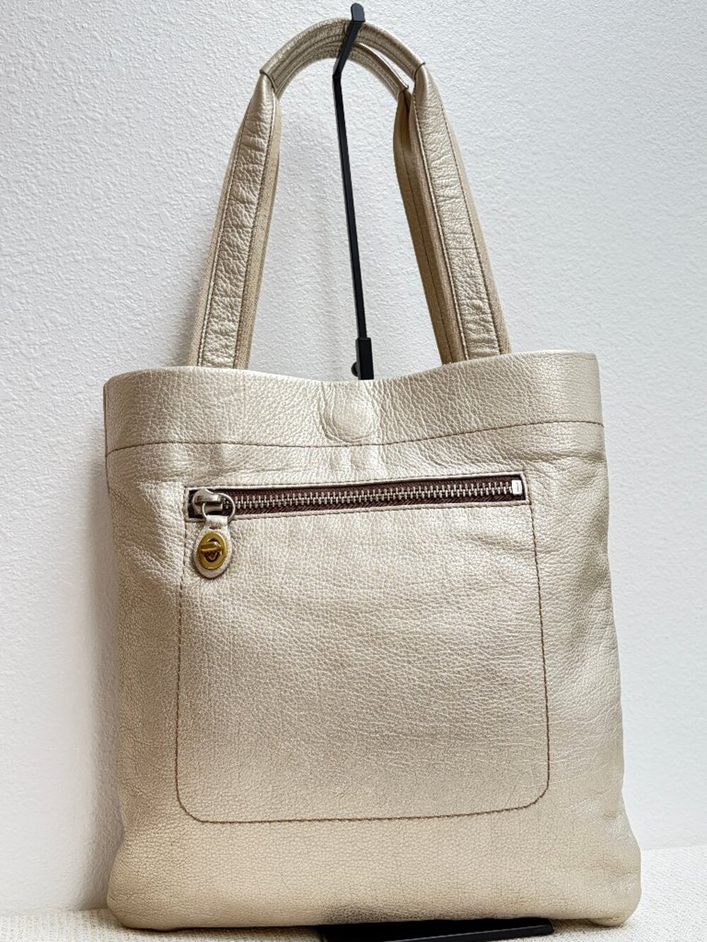 Rare Coach Resort Turnlock Tote style 11538 from 2007, metallic gold leather EUC - Picture 3 of 16